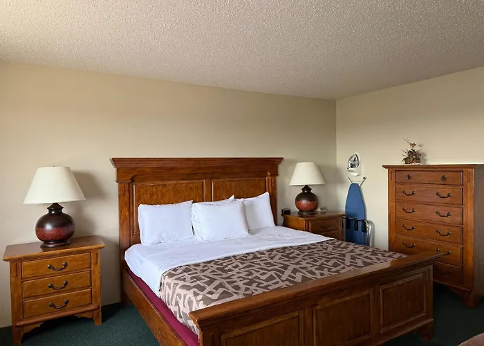 Cassville Four Seasons Inn & Suites