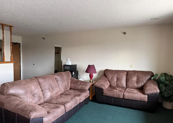 Cassville Four Seasons Inn & Suites